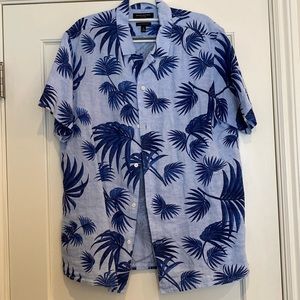 Like new Banana Republic linen island shirt. Medium size